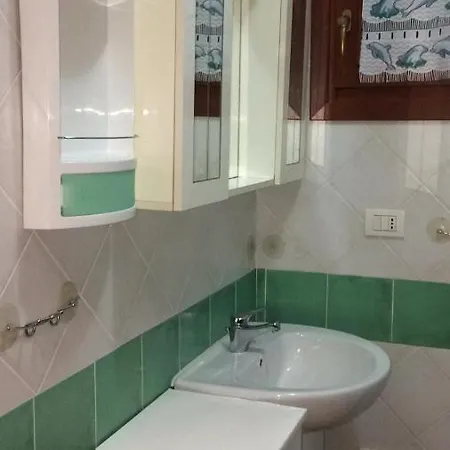 Airport-Port-Commercial Center-Quadrilo-per 8 persone &Garden di 50mq con posto auto privato chiuso-Arancio Appartamento *